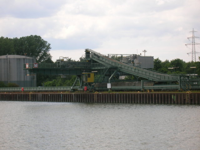 Der Verladehafen eines Kraftwerks !