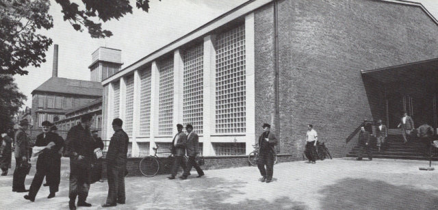 Miners in front of the entrance to Friedrich Heinrich colliery !