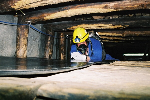 A practice of the underground fire brigade !