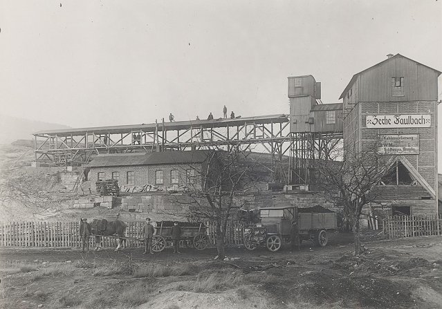 The construction of a connection between the tunnel and the railway station !