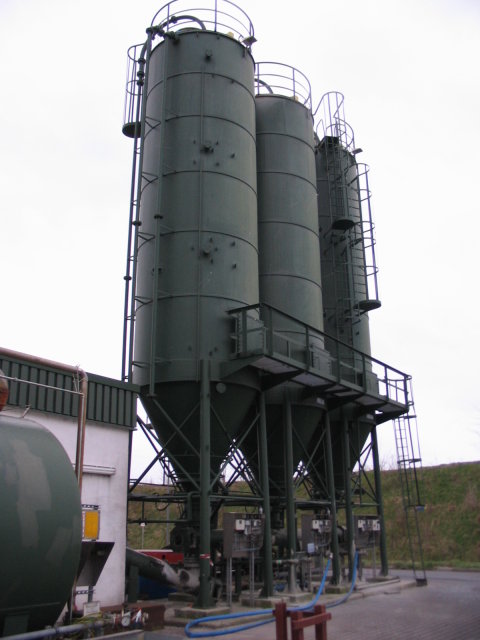 Groe Silos am Schacht Lerche !