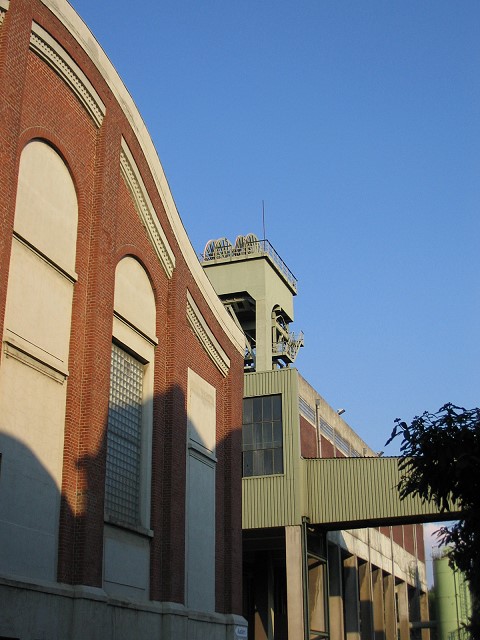 A winding tower in the evening sun !