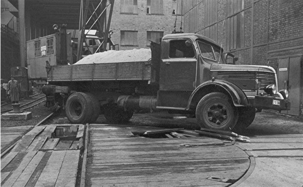 A nearly historic lorry !