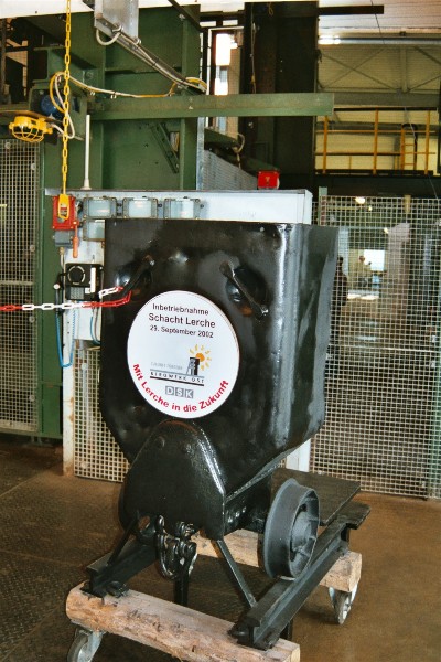 A lectern, built like a mine car !