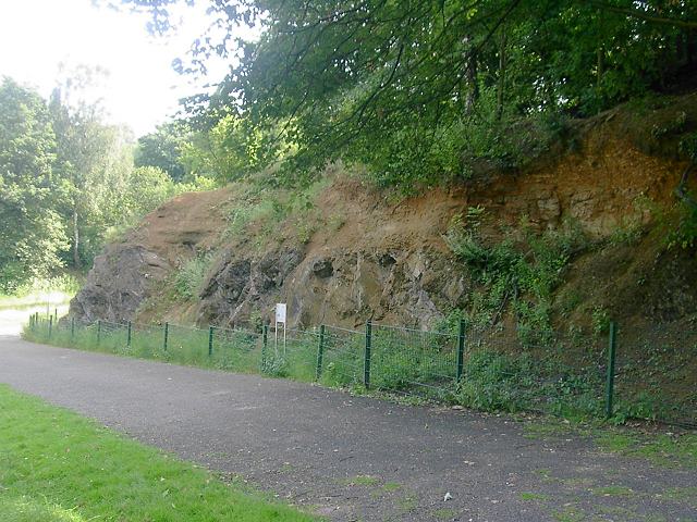 A hill with much geology !