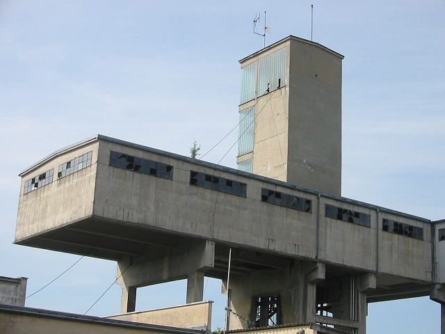 Der Frderturm mit seinen Seilen !